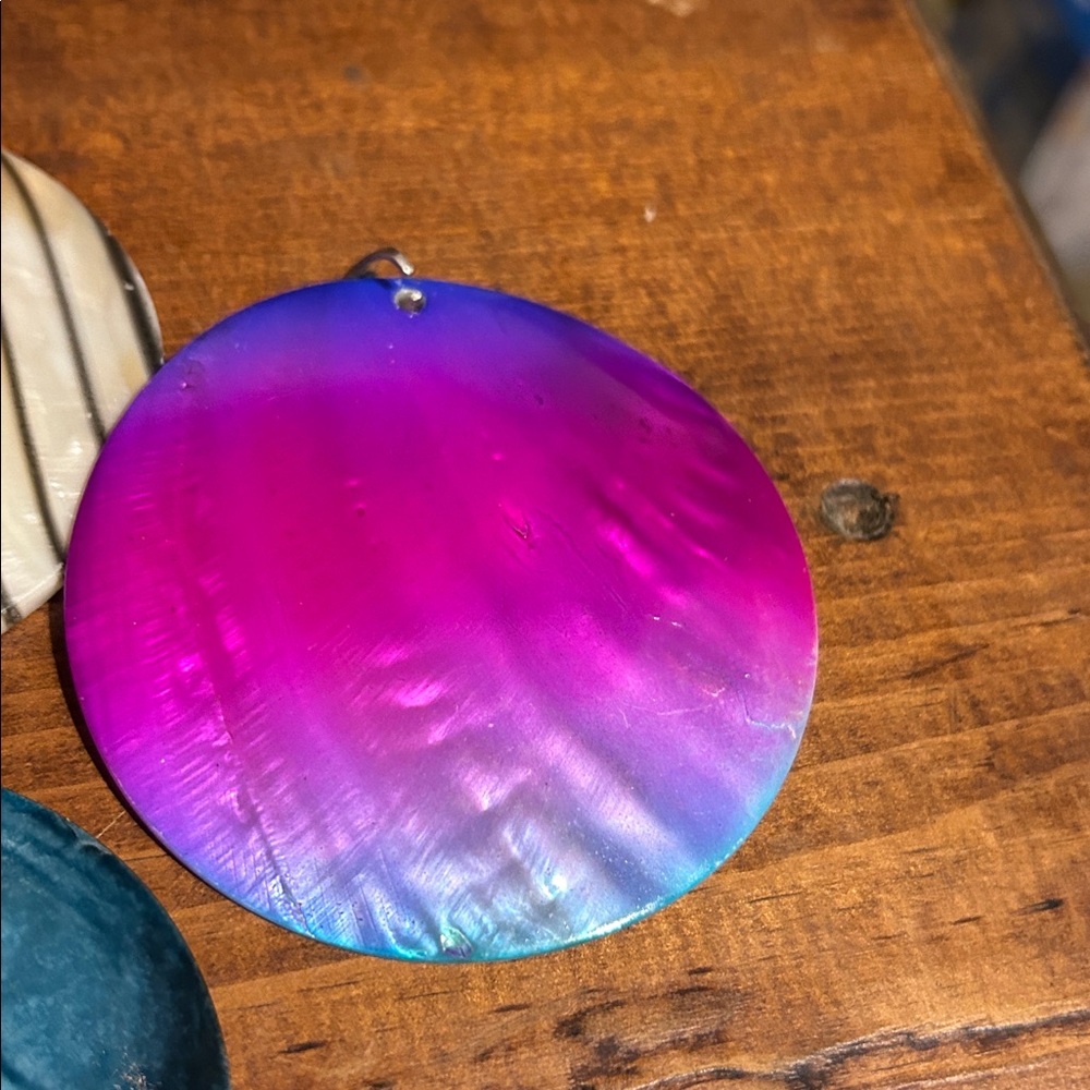 Colorful Shell Pendant Set - Picture 4 of 5